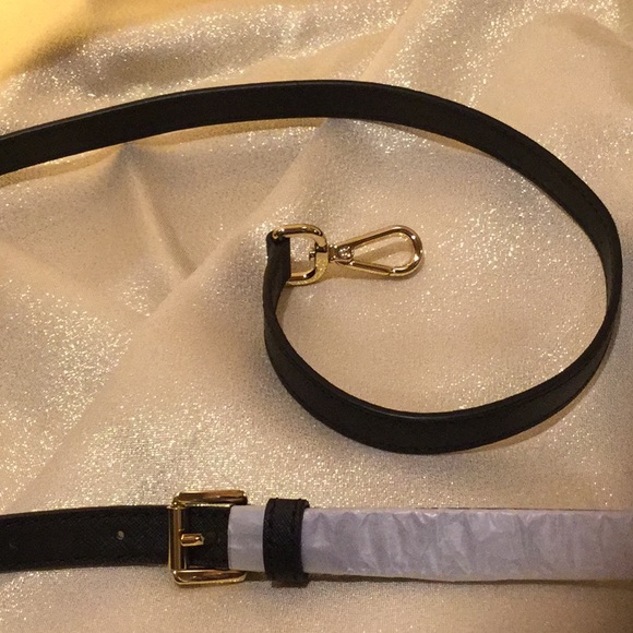 Michael Kors Black Leather MD Satchel - Picture 4 of 8